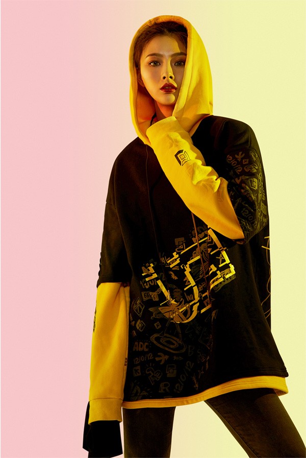 《LOL》The Carry连帽衫预览