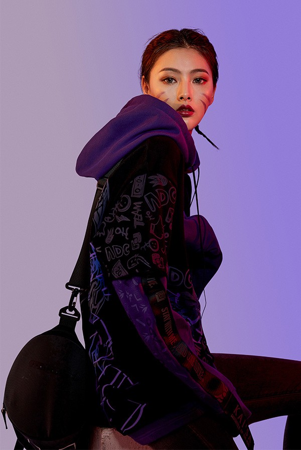 《LOL》The Carry连帽衫预览