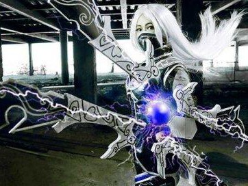 《LOL》S8 刀妹装备选择讲解